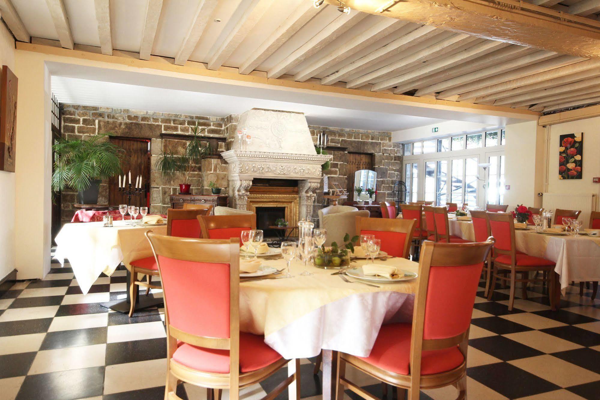 Logis Hotel De France Restaurant Grill Domfront  Exterior foto